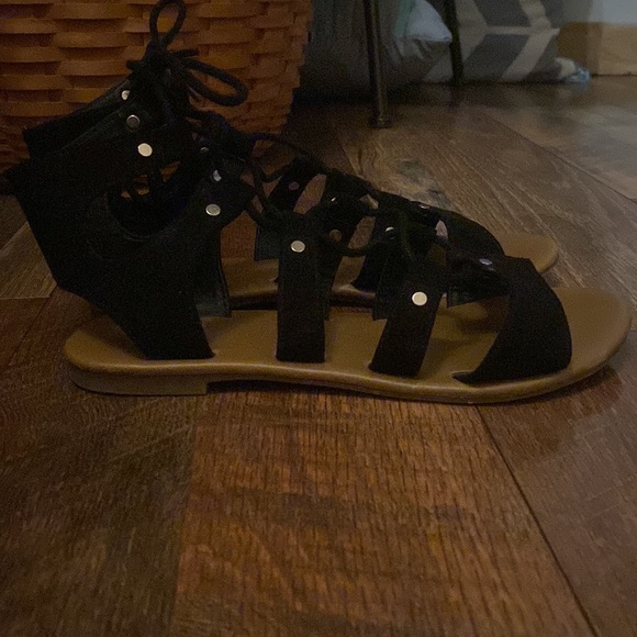 So Gladiator Sandals - Picture 4 of 4